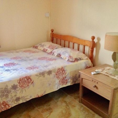 Cardamon Villa Is A 2 Bedroom With 1 Bathroom And Seperate Toilet Detached House With Ac And Swimming Pool , 5 Minutes Walk From Flic En Flac Public Beach المظهر الخارجي الصورة