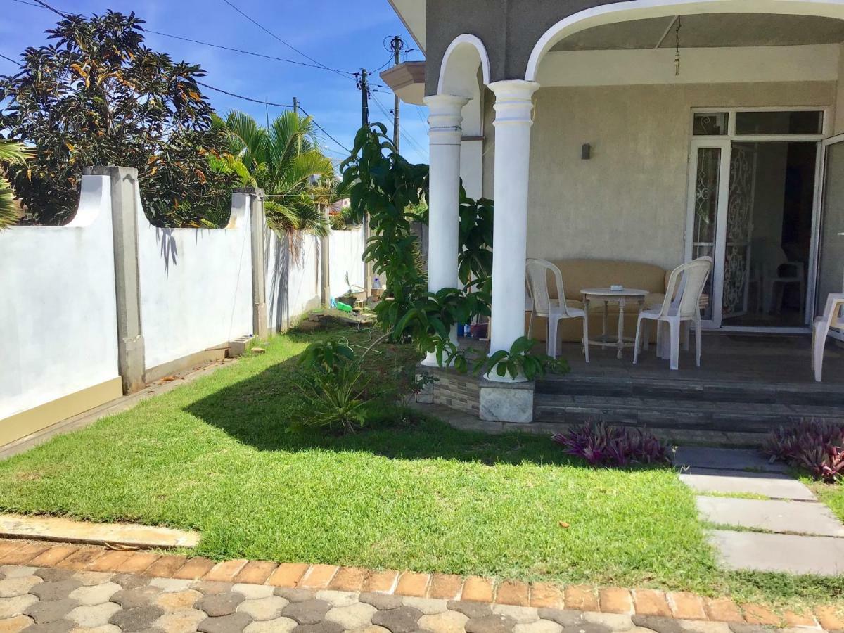 Cardamon Villa Is A 2 Bedroom With 1 Bathroom And Seperate Toilet Detached House With Ac And Swimming Pool , 5 Minutes Walk From Flic En Flac Public Beach المظهر الخارجي الصورة